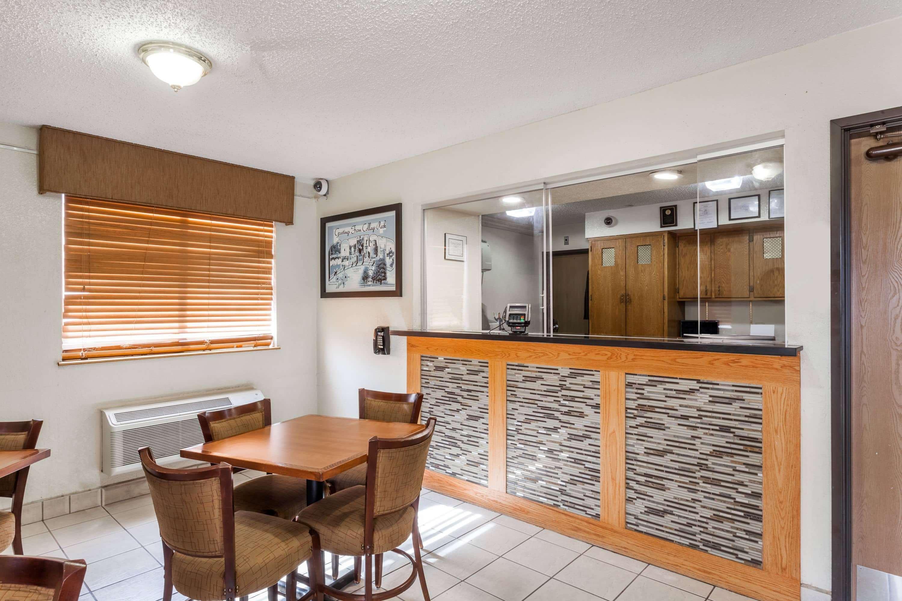 Super 8 By Wyndham Wash Dc Area 2*