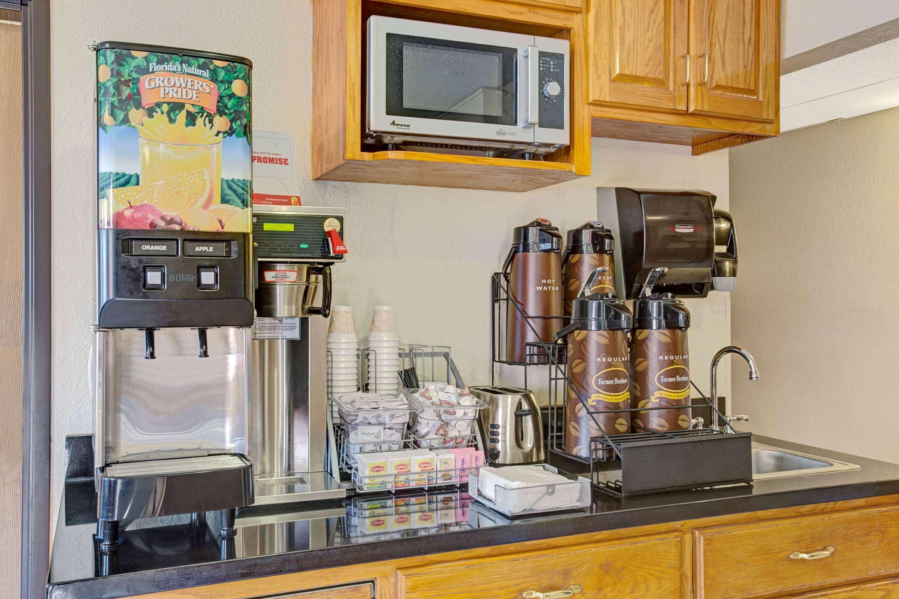 Hotel Super 8 By Wyndham Wash Dc Area