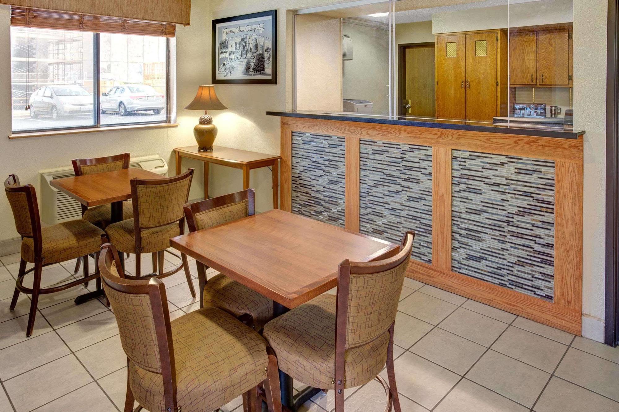 Super 8 By Wyndham Wash Dc Area 2*